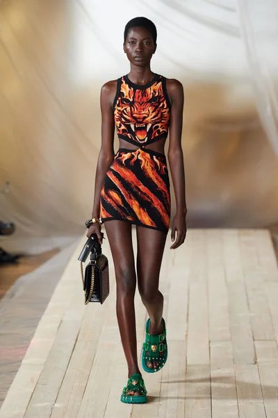 Look 5